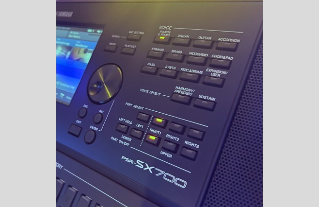 Used Yamaha PSR-SX700 Keyboard (SN:BCOH01092) - Image 7